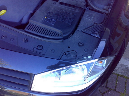 how to change the megane ii headlight bulb